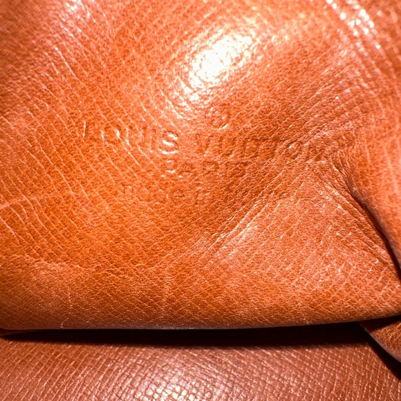 Louis Vuitton Vintage Monogram Danube Shoulder Crossbody PM Bag. COA included - Picture 11 of 14